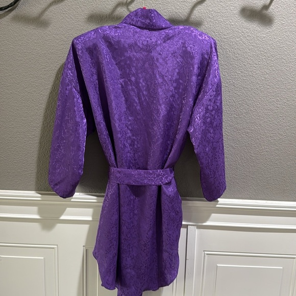 Vintage TJW by Mervyns purple robe - Picture 6 of 6